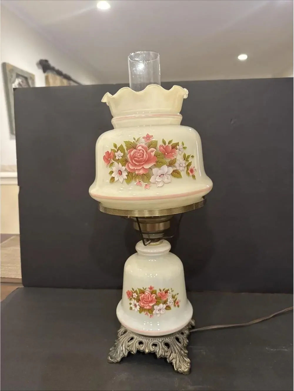Vtg GWTW Electric Victoria Hurricane Lamp 3 Way Light Roses 20” H